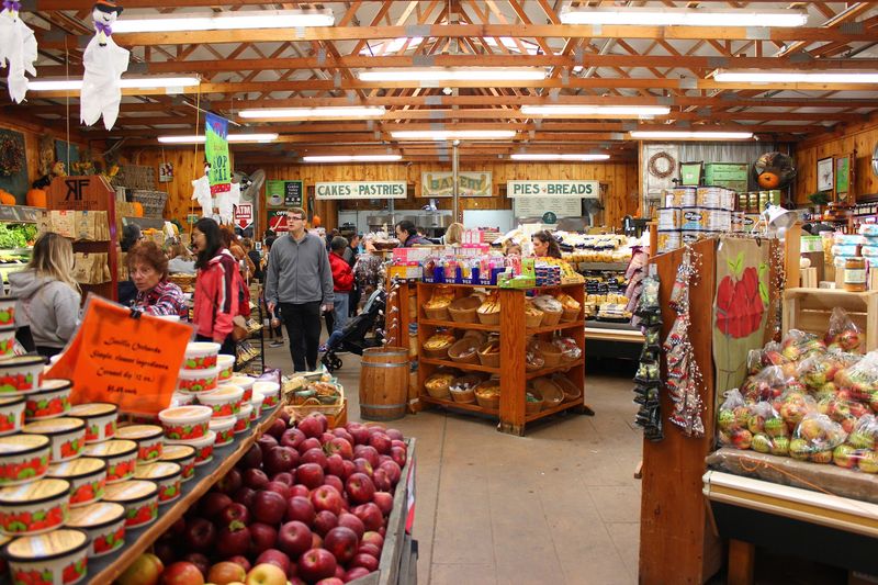 Linvilla Orchards Bakery, Media Linvilla Orchards Bakery, Media