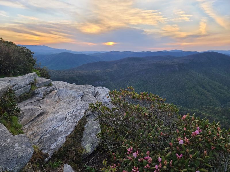 Linville Gorge - Table Rock Mountain Linville Gorge - Table Rock Mountain