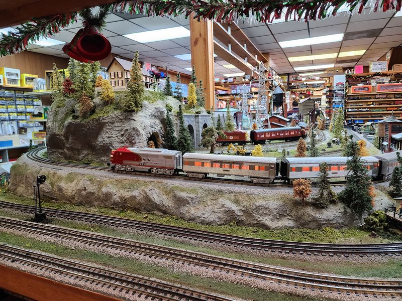 Lionel Lovers Call It Heaven On Earth