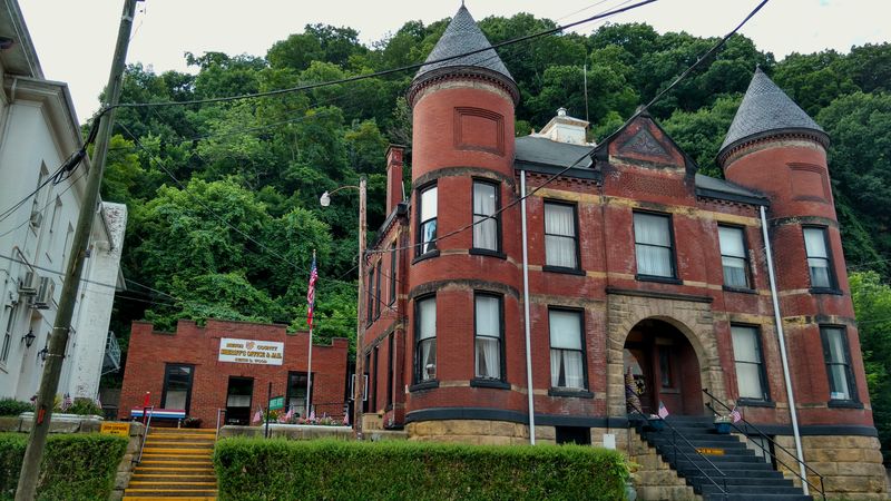 Brick Cornices And Narrow Lots