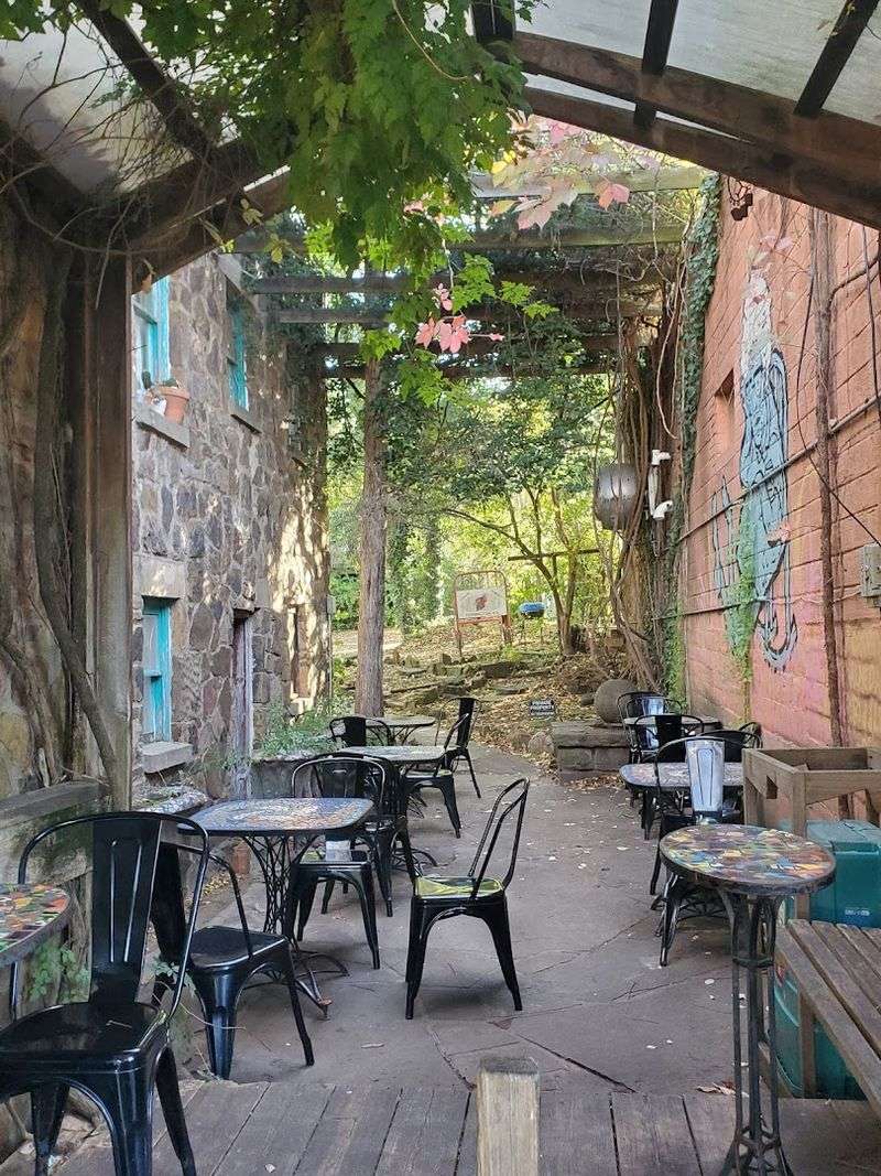 Little Bread Company, Fayetteville