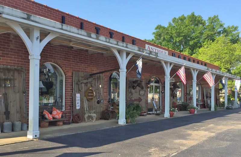 Little Mountain Unlimited Antique Mall & Café