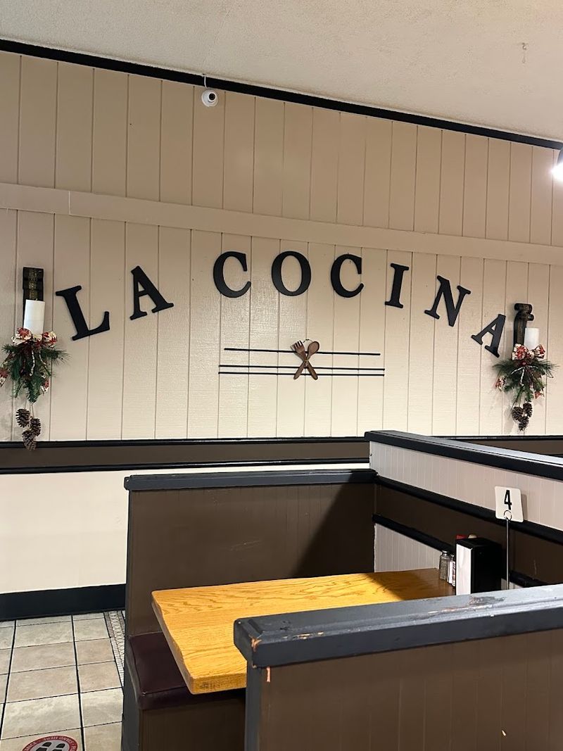 Birrieria y Mariscos La Cocina