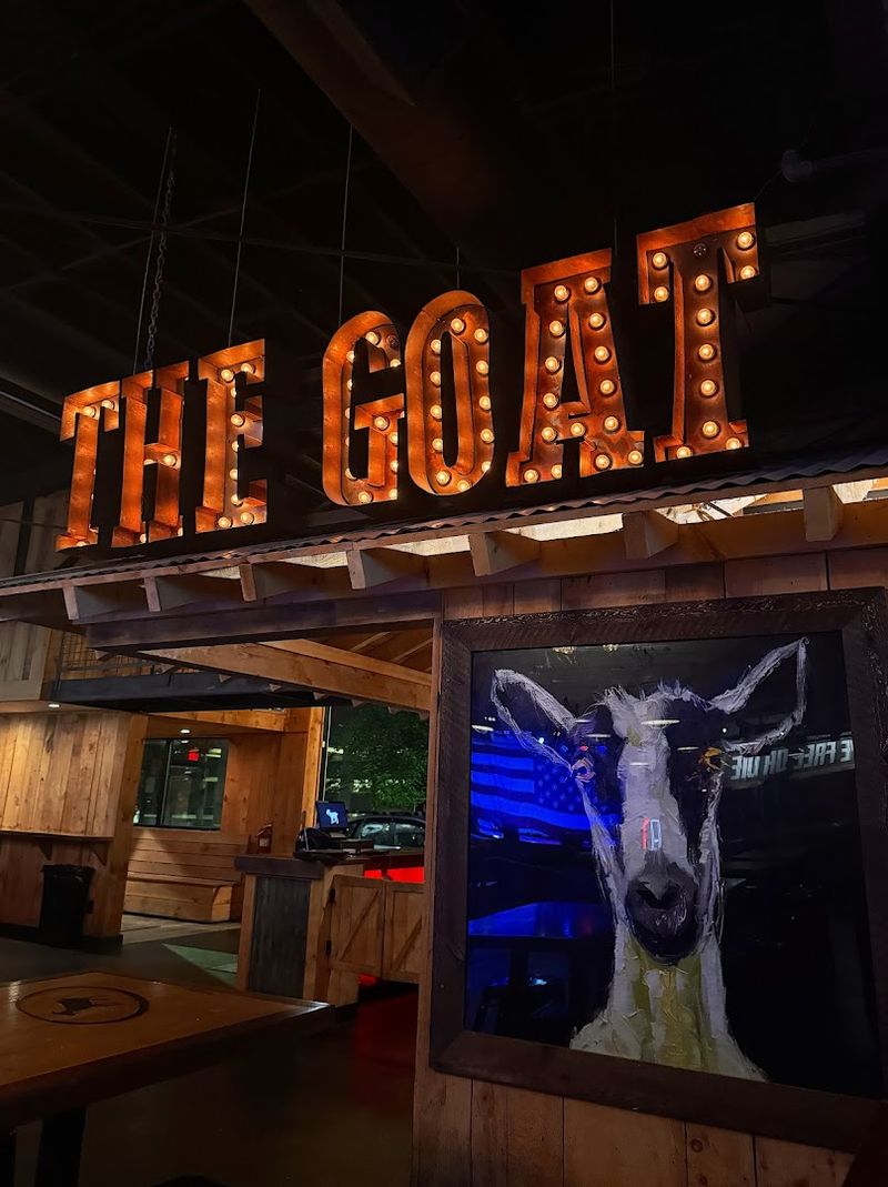 Live Country Music Turns Dinner Into A Full Night Out
