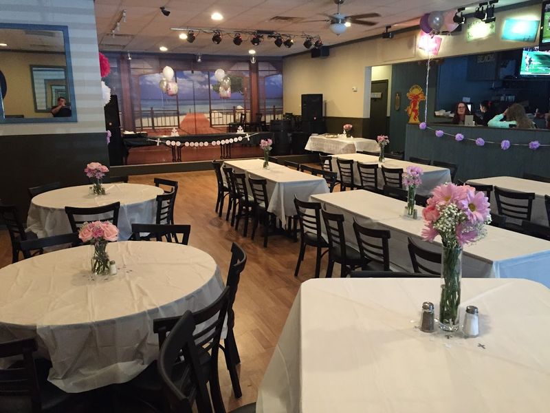 Live Entertainment That Turns Dinner Into A Full Night Out