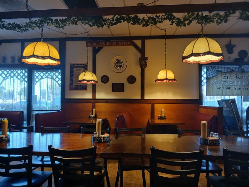 Schnitzel Holstein: The Dish That Surprises Every First-Timer