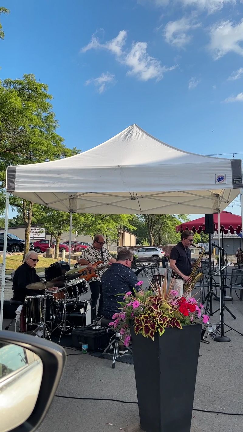 Live Jazz That Sets the Mood