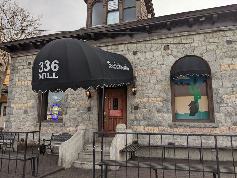 Vegetarians and Meat Lovers Both Find Paradise Here