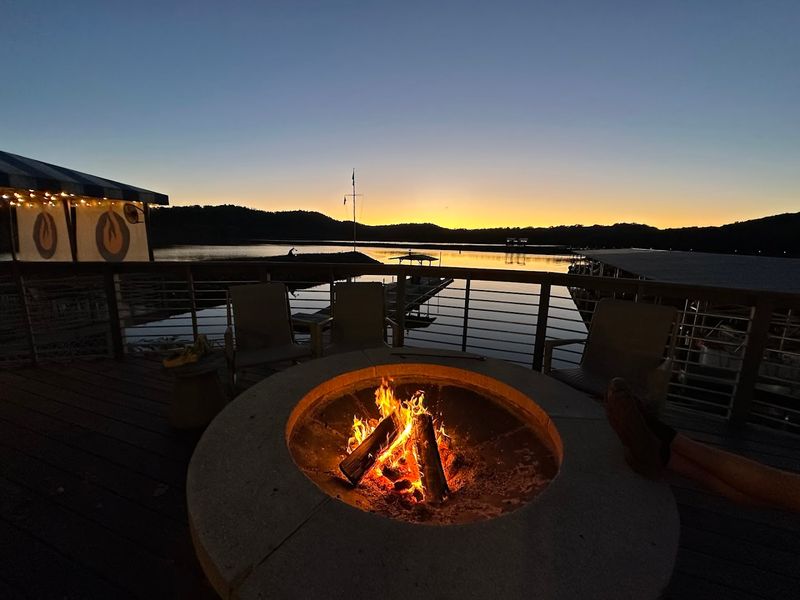 Shoreline Bonfires Turn Dinner Into An Actual Event