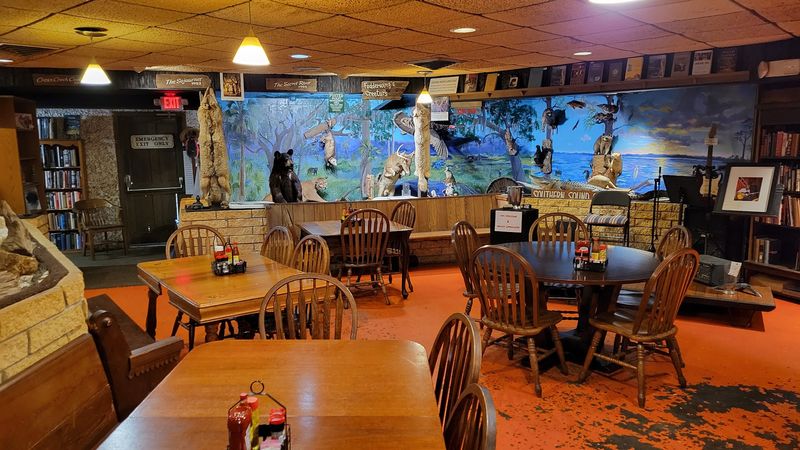Live Music That Brings The Room To Life