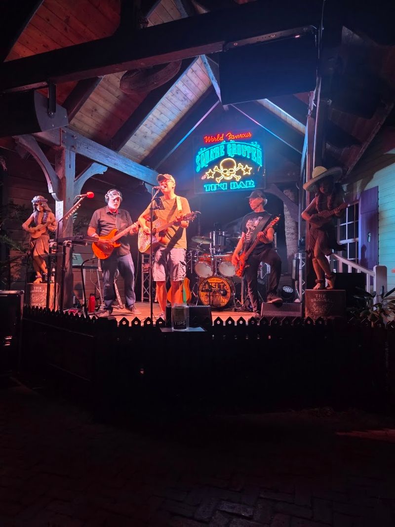 Live Music That Brings The Whole Place To Life Live Music That Brings The Whole Place To Life