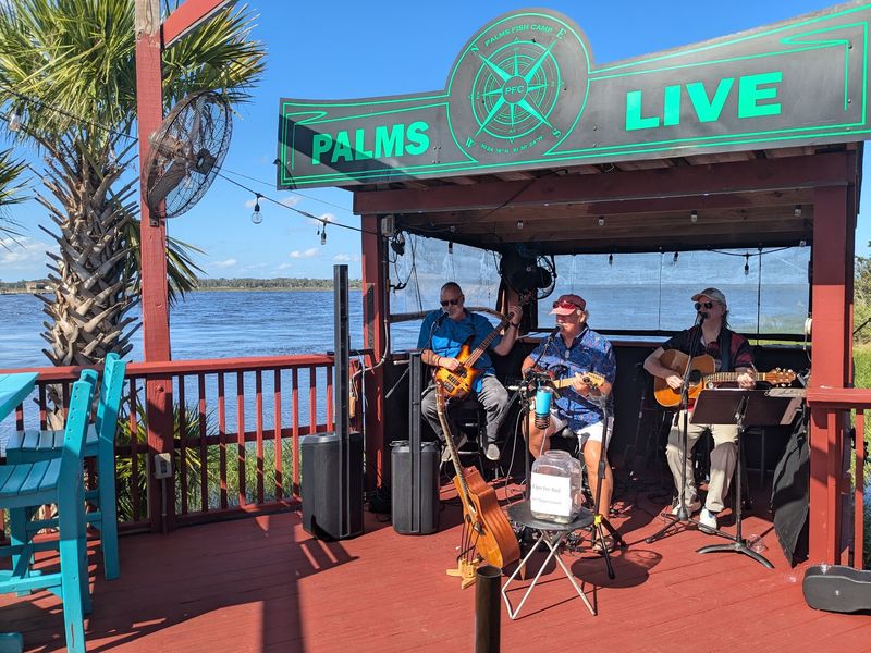 Live Music That Sets The Mood Live Music That Sets The Mood