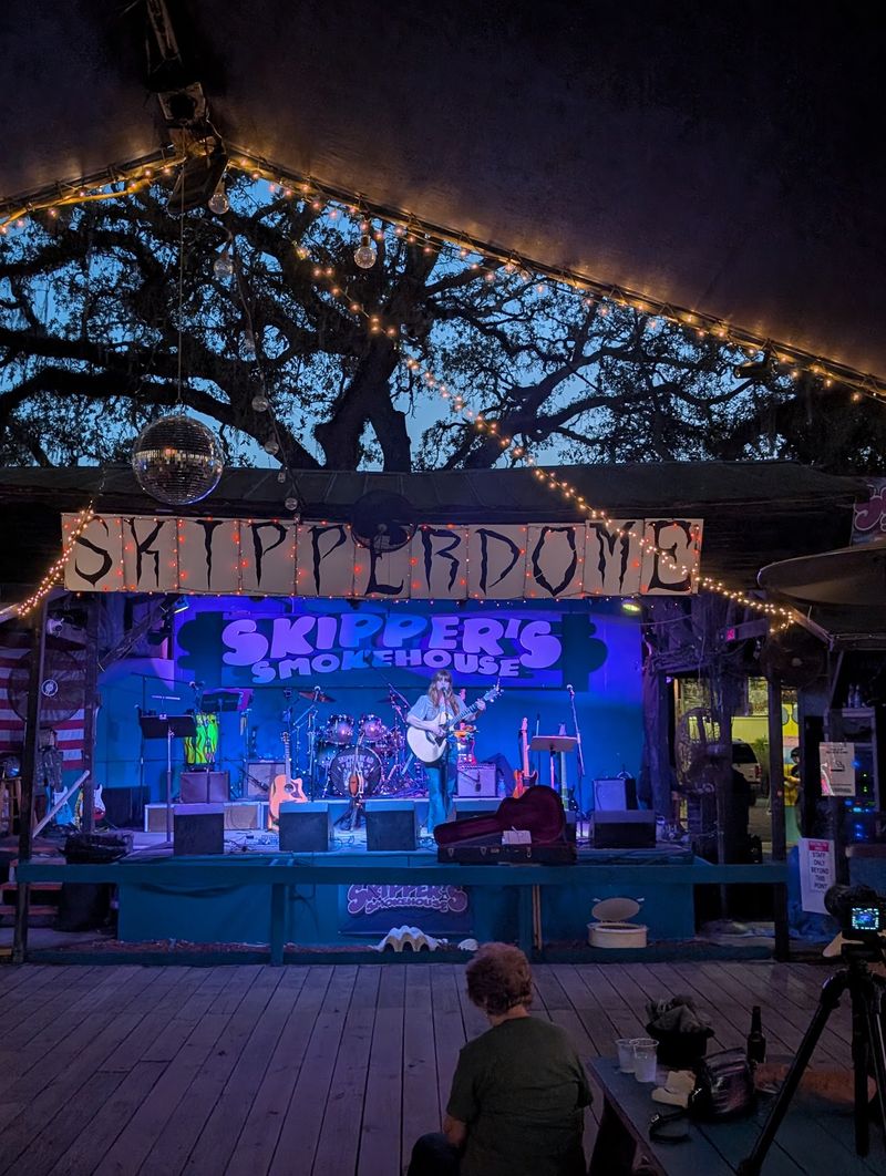 Live Music Under The Oaks