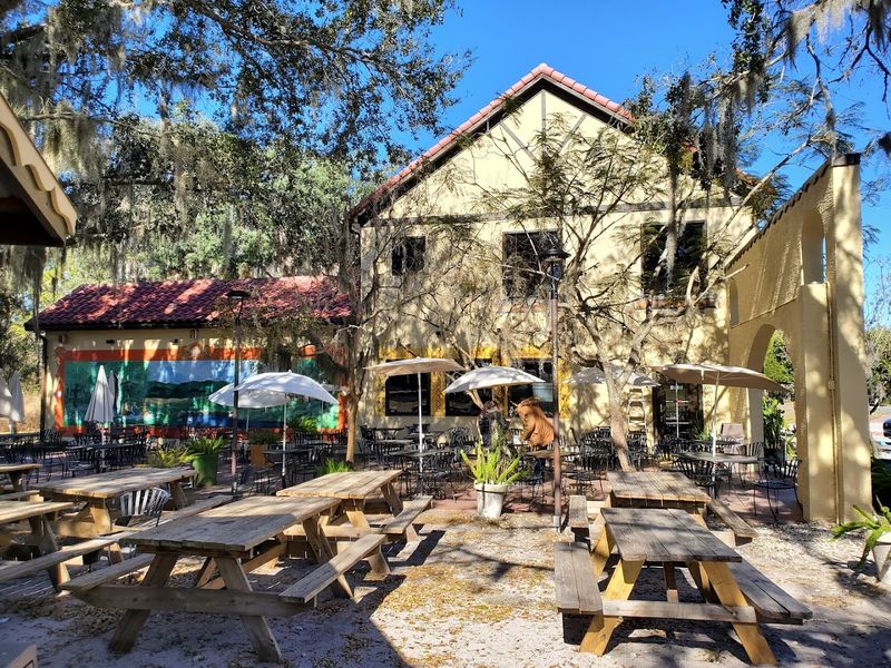Live Music Weekends Add A Festive Touch