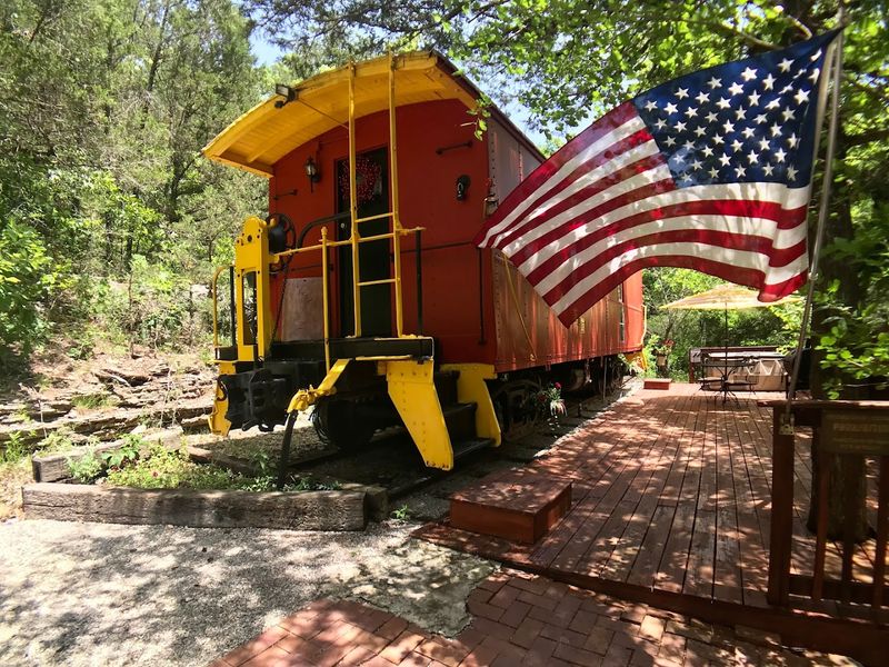 Livingston Junction Cabooses And Depot, Eureka Springs