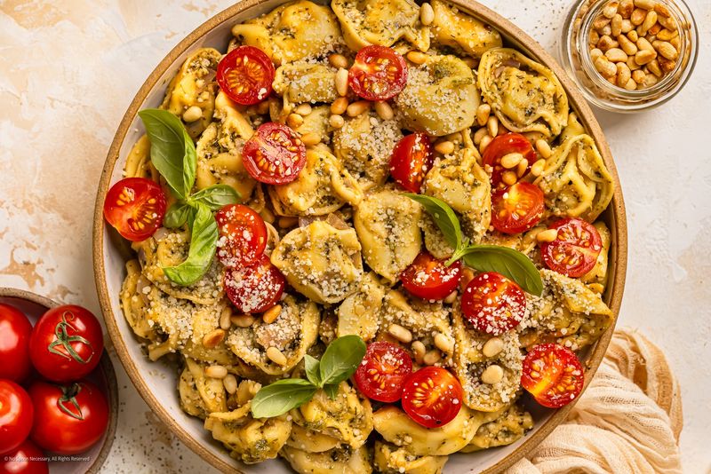 Pesto Tortellini with Cherry Tomatoes