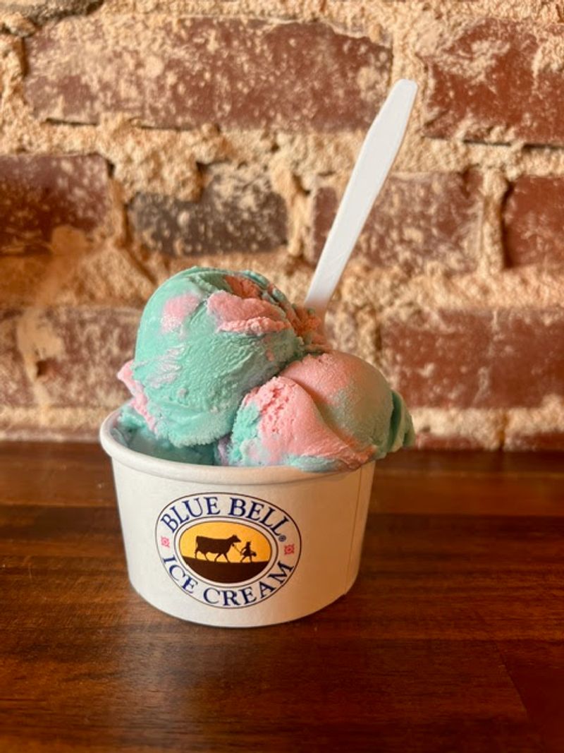 Live Music and Ice Cream That Make It More Than Just a Restaurant