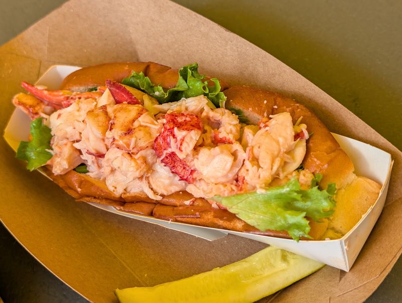 Lobster Rolls That Let The Meat Shine