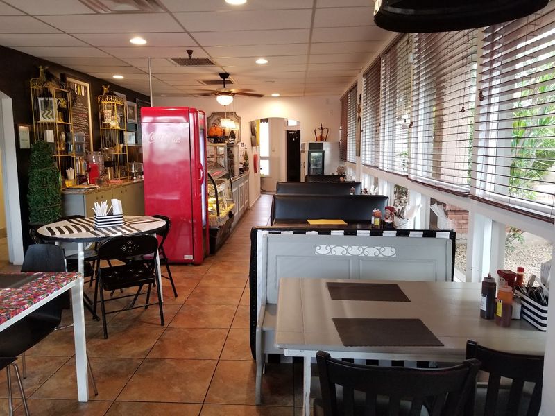 The Live DJ Experience That Makes Brunch A Party