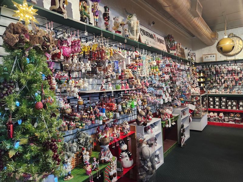 Local Artist Ornaments That Tell Arizona's Story