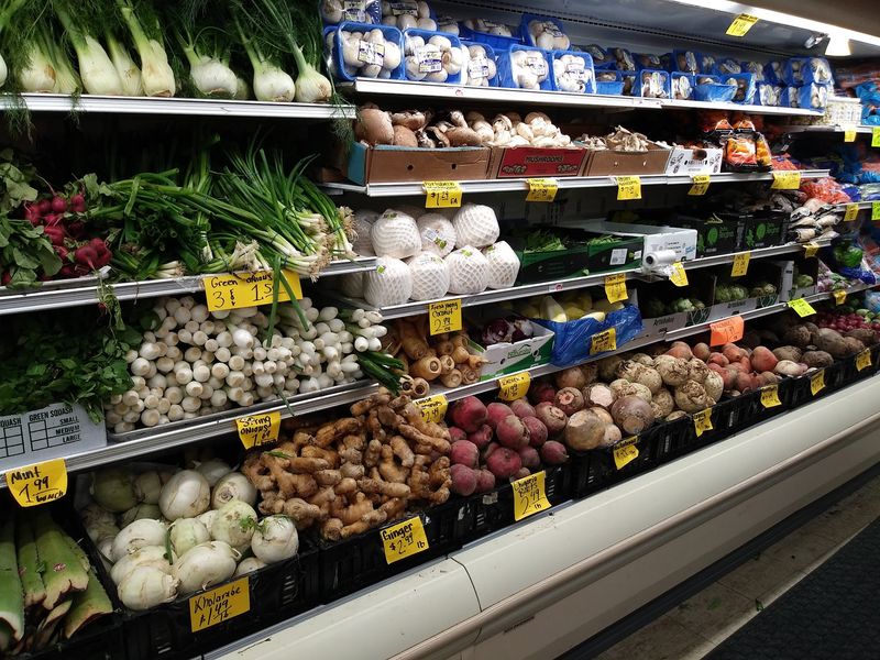 Local Friends Fill The Shelves With Florida Flavor