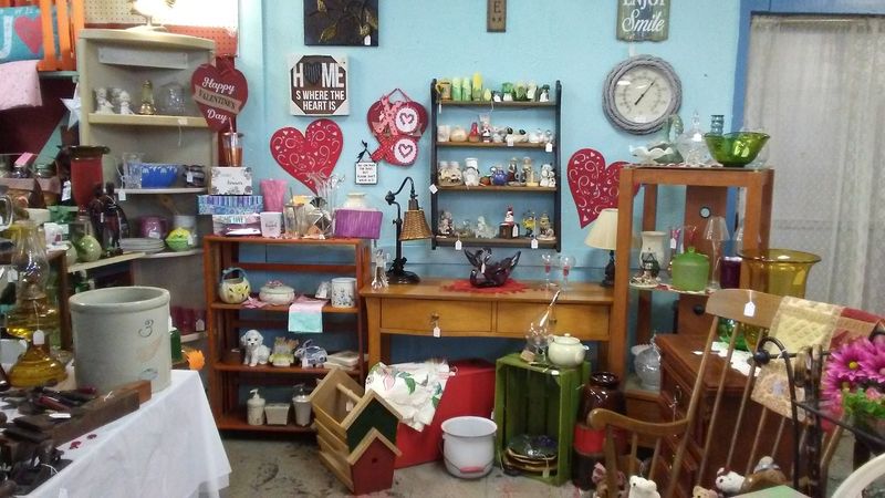 Local pantry corner and gift-shop touches Local pantry corner and gift-shop touches