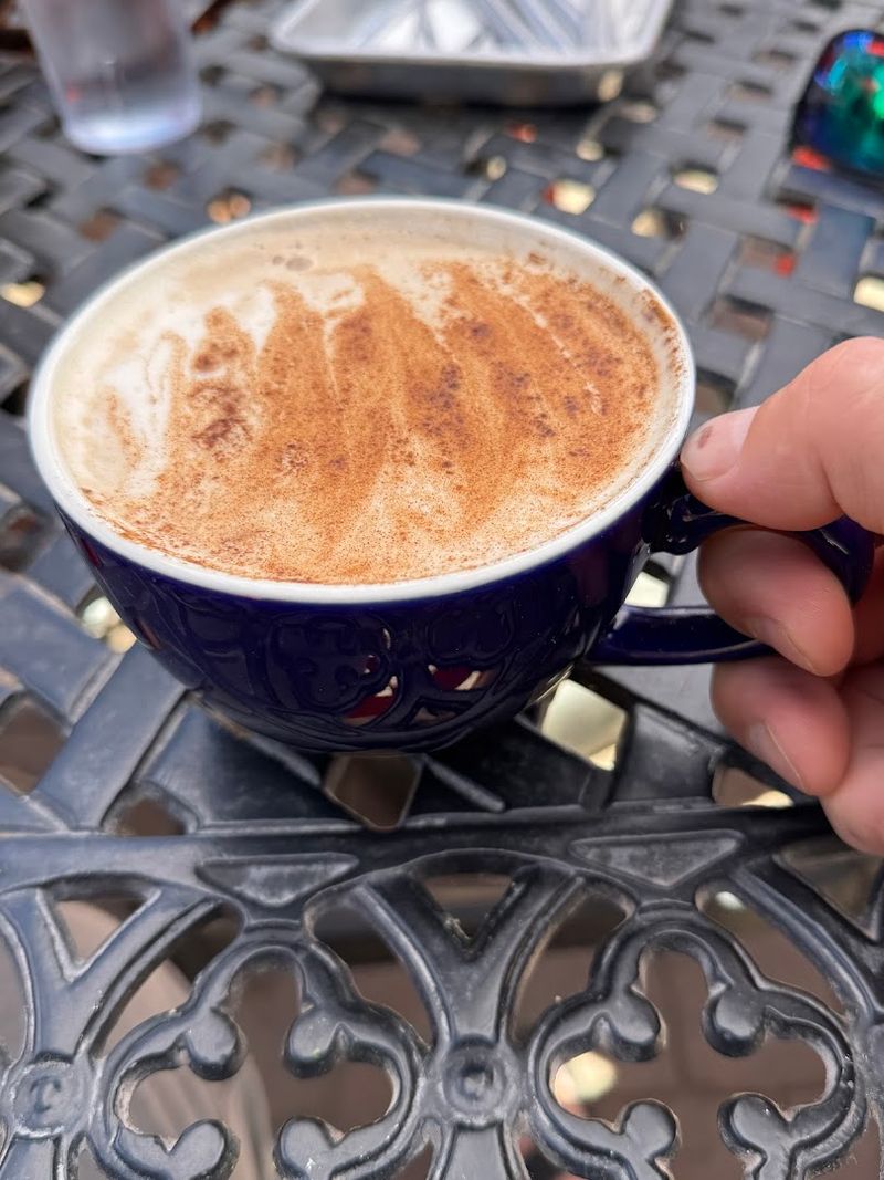 Locally Roasted Coffee That Earns Its Own Applause
