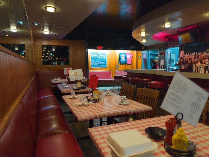 Old-School Dining Atmosphere