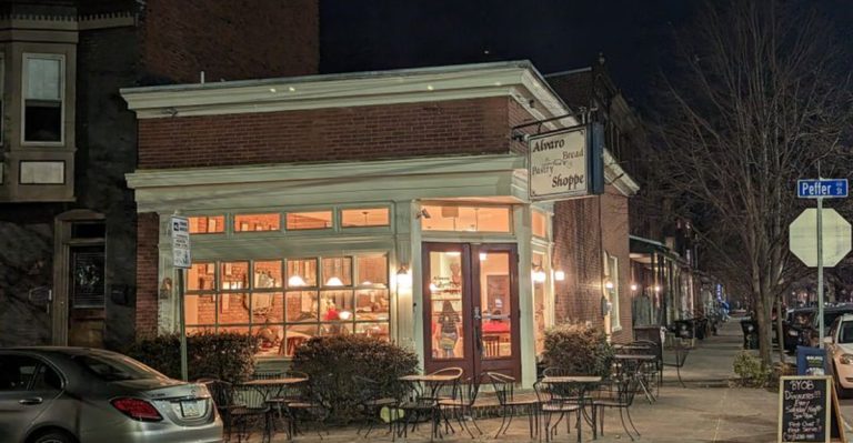 Locals Say The Two Dollar Cannoli At This Pennsylvania Italian Bakery Taste Like A Dream