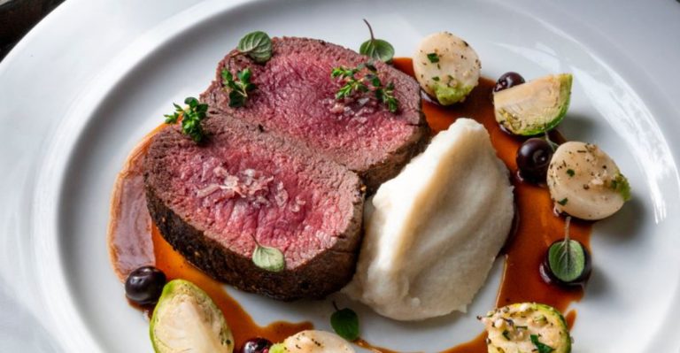 Locals Swear The Best Prime Rib In Pennsylvania Is At This Classic Restaurant