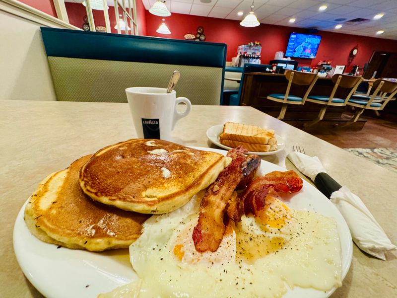 Hours That Work for Early Birds and Night Owls