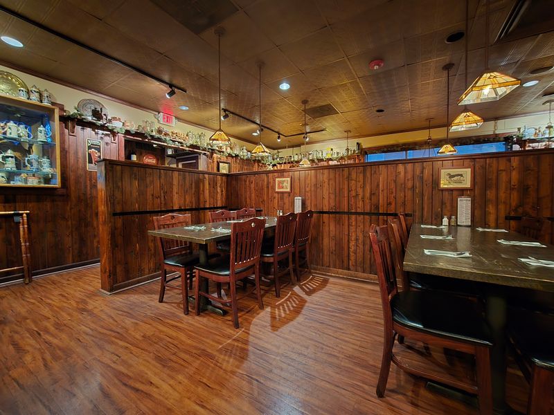Lodge-Like Decor With Plenty to Look At
