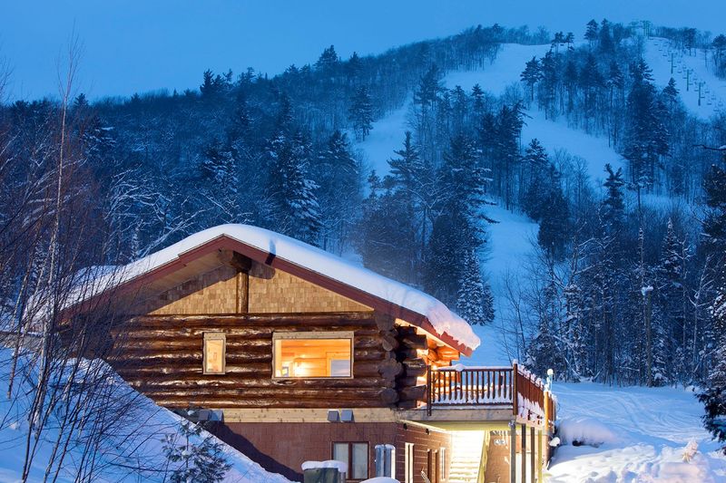 Log Cabin Bistro At Mount Bohemia