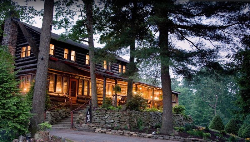 Gateway Lodge Forest Cabins, Cooksburg