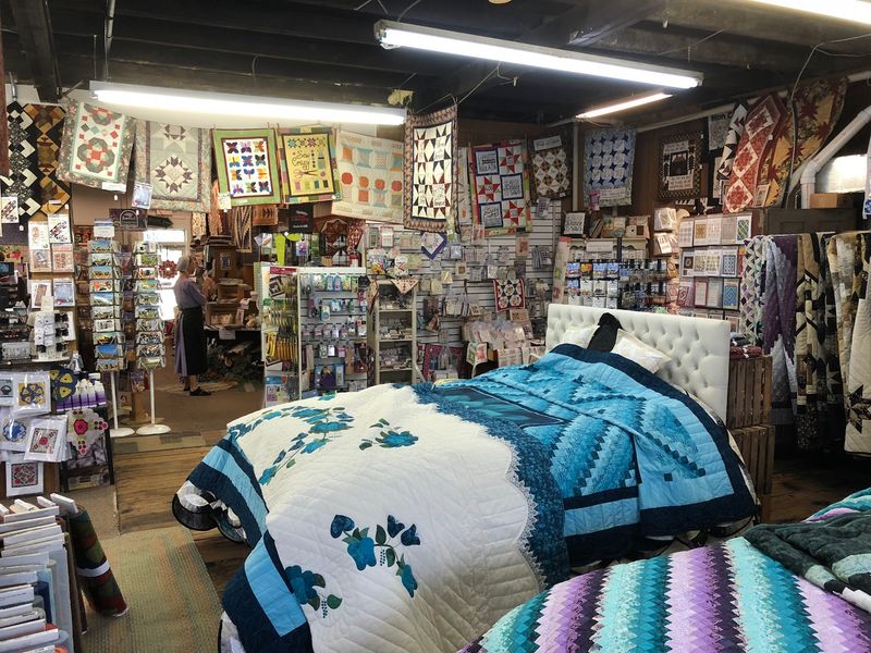 Log Cabin Quilt Shop, Bird in Hand, PA Log Cabin Quilt Shop, Bird in Hand, PA