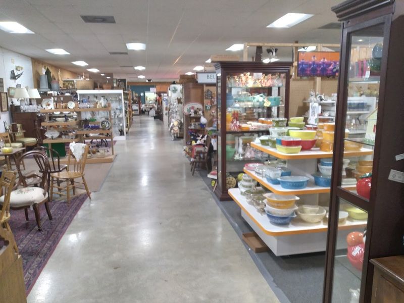 Jeffrey's Antique Gallery, Findlay, OH