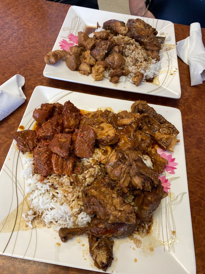 Lola Adang's Kusina, North Chicago, IL