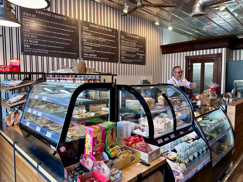 LA BOUTIQUE — 216 Pine St, Fort Collins, CO 80524