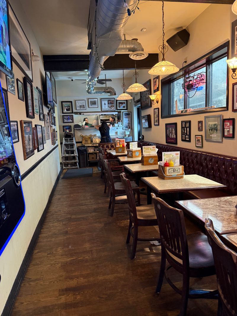 Casper's & Runyon's Nook – St. Paul