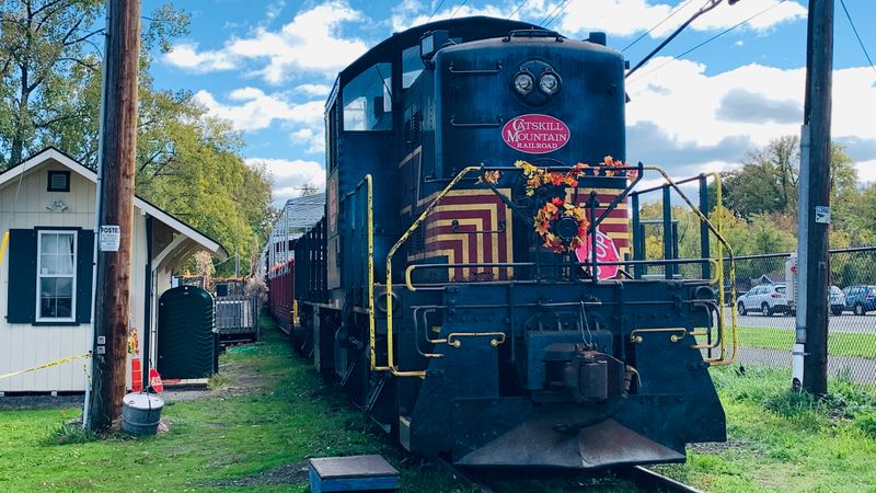 Trolley Museum Of New York Seasonal Train Rides Near Kingston