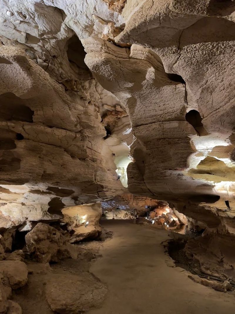 Longhorn Cavern State Park
