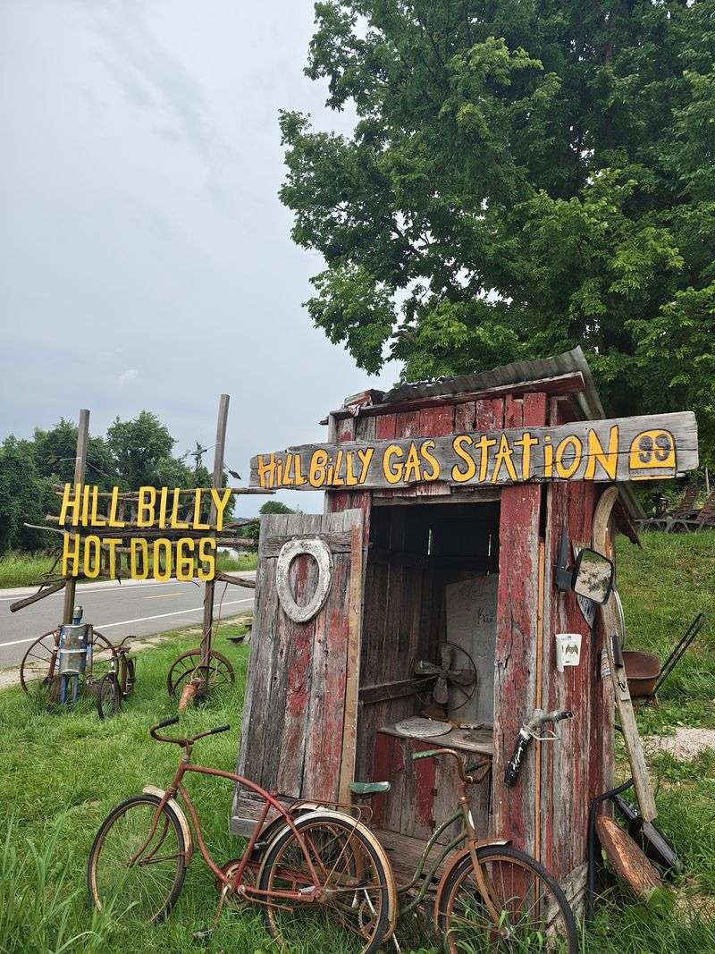 Look Around The Roadside Collection