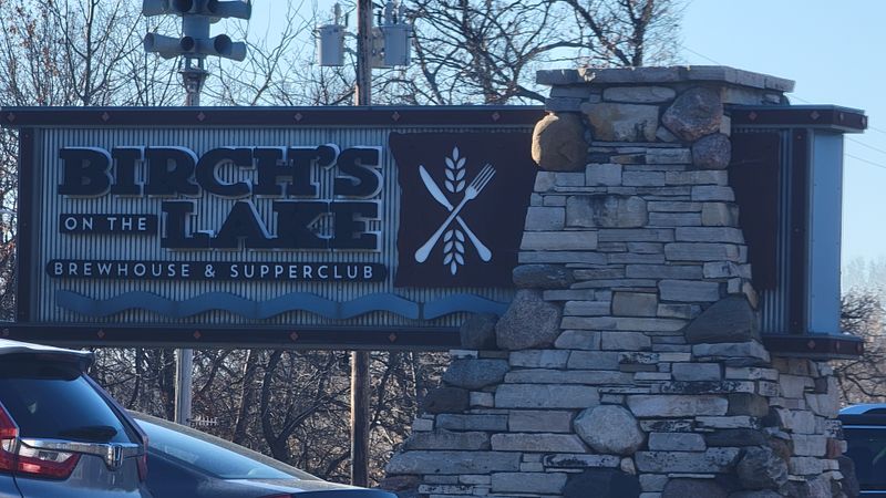 Birch's On The Lake – Long Lake