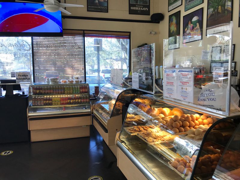 La Pequeña Colombia Bakery & Restaurant – Weston