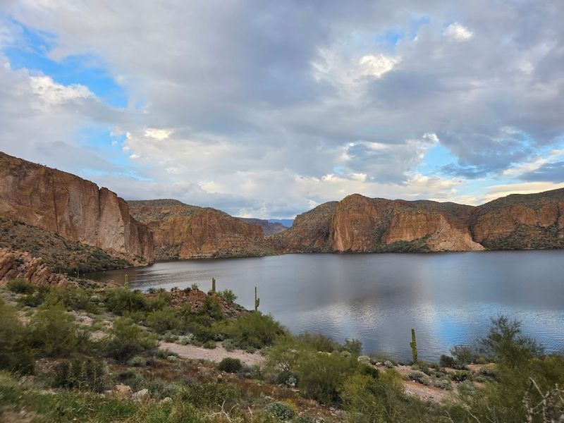 Canyon Lake Sparkles Like A Desert Jewel