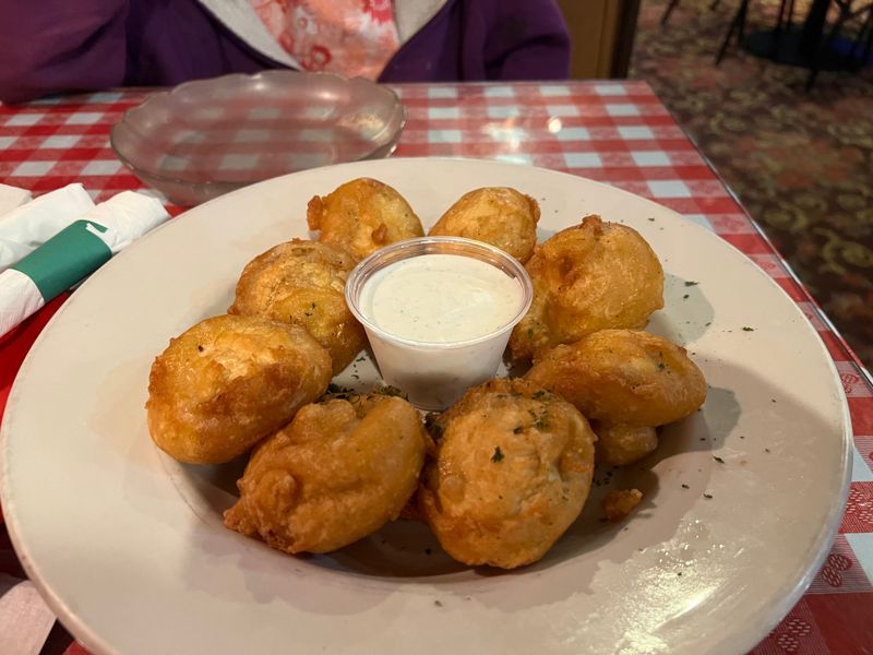 Cloverleaf Bar And Restaurant, Eastpointe