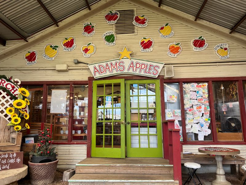 Love Creek Orchards, Medina