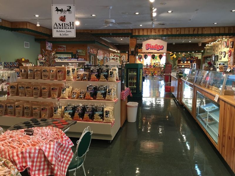 Lovely's Farm Market & Country Cafe, Springboro