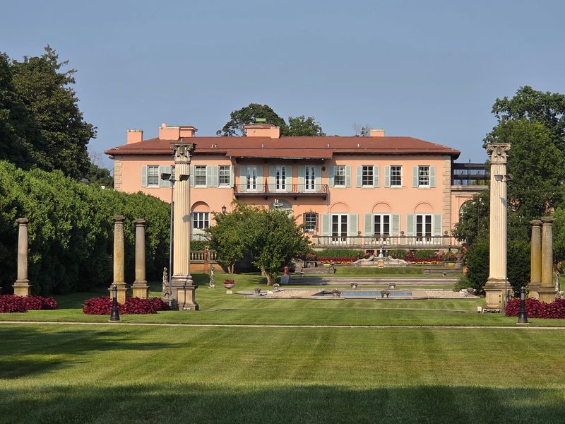 Loyola at Cuneo Mansion and Gardens, Vernon Hills