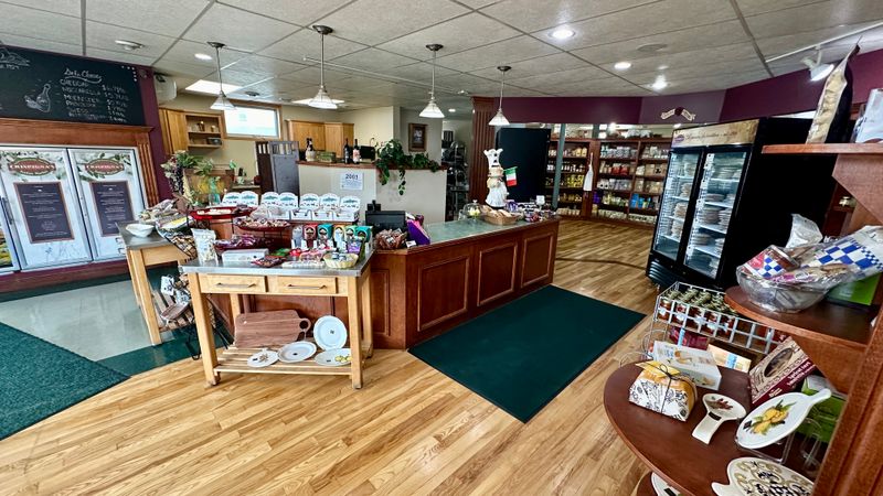 Crispigna's Italian Market – Iron Mountain